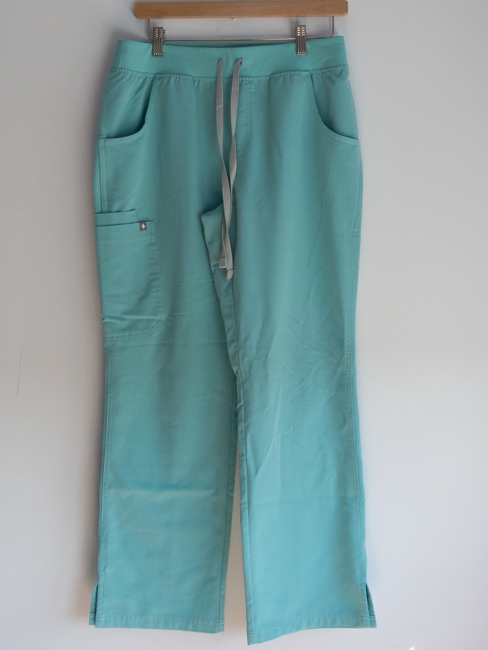 FIGS Kade Cargo Scrub Pants Fresh Aqua M Petite